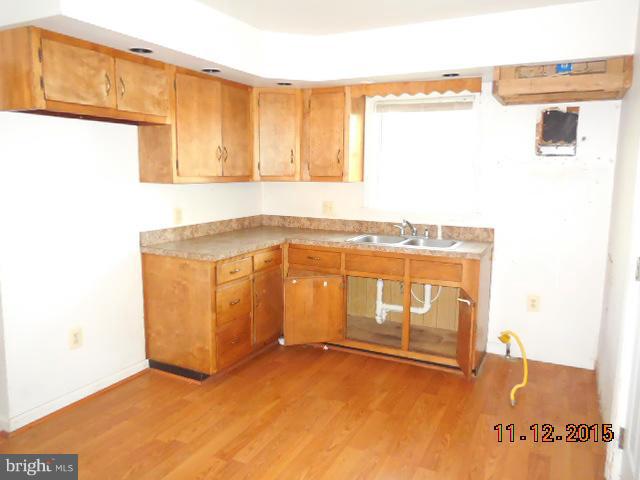 204 South Woodwell Road Baltimore, MD 21222 - Photo 9 of 20 Kitchen