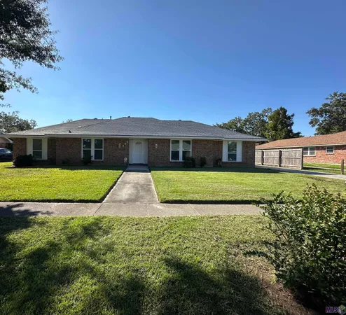 $388,000 | 444 South Locksley Drive, Baton Rouge, LA 70815
