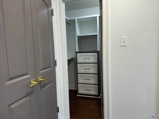 $389,000 | 444 South Locksley Drive, Baton Rouge, LA 70815