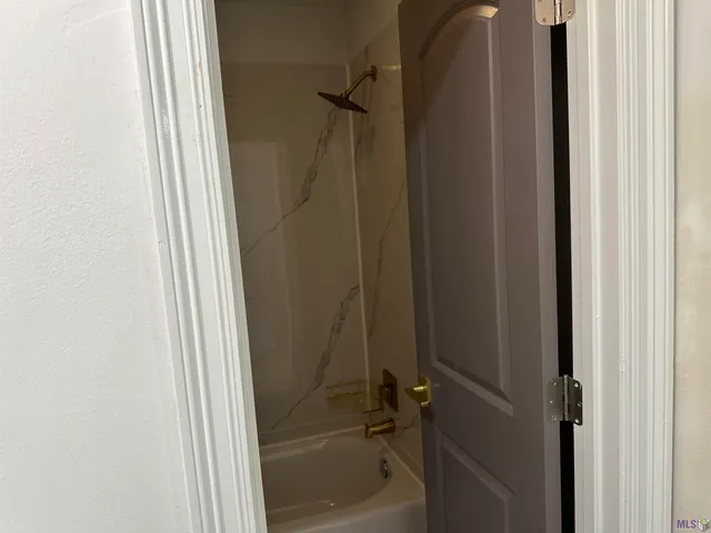 $389,000 | 444 South Locksley Drive, Baton Rouge, LA 70815