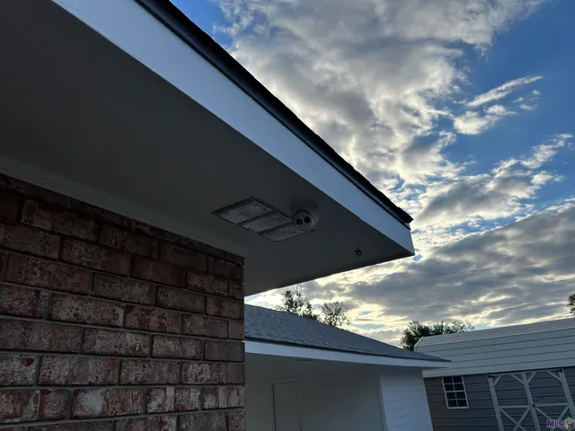 $389,000 | 444 South Locksley Drive, Baton Rouge, LA 70815