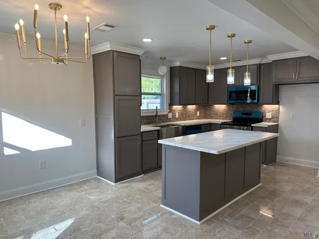 $389,000 | 444 South Locksley Drive, Baton Rouge, LA 70815