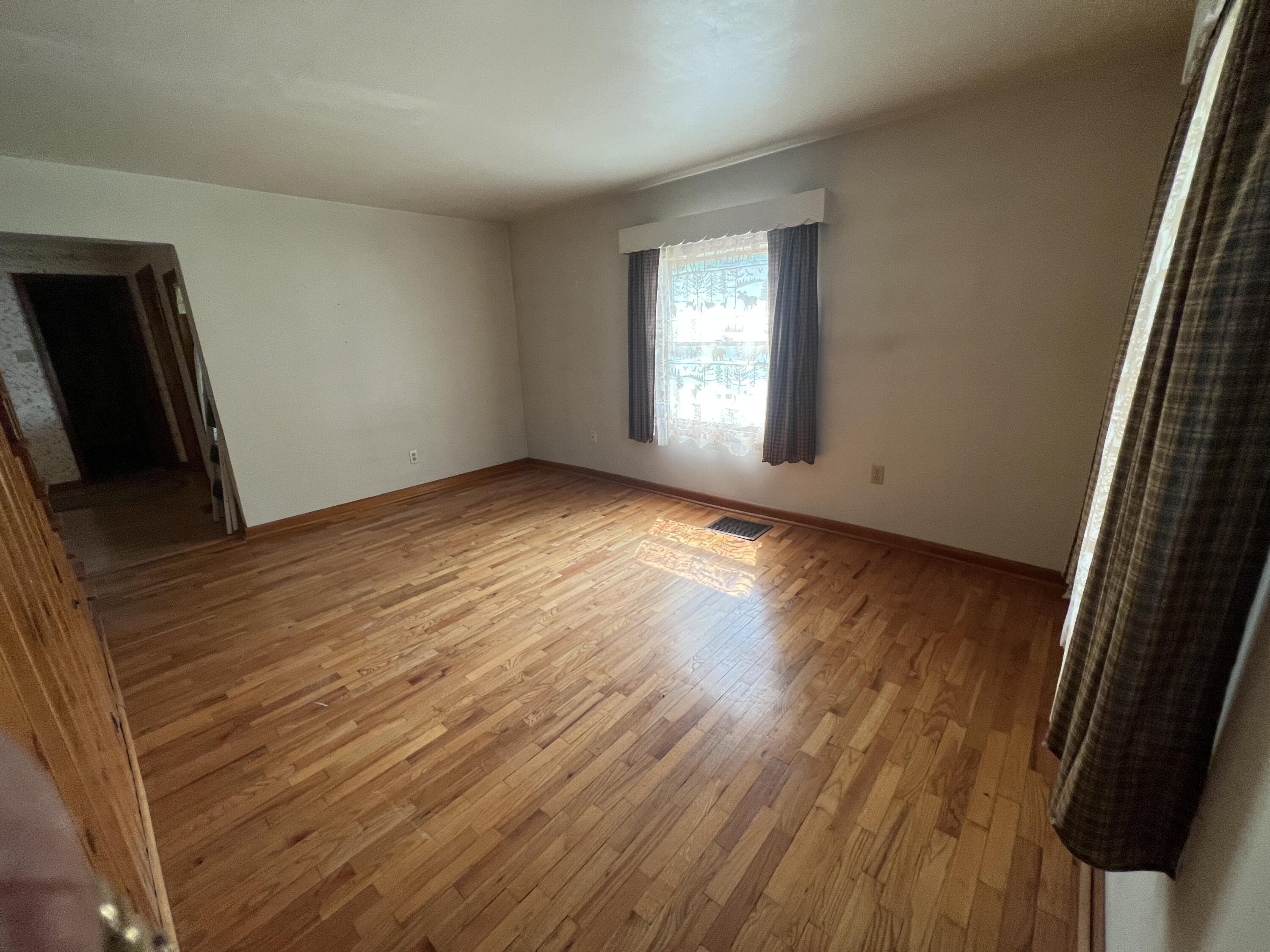 701 Spring Street Manchester, MI 48158 - Photo 16 of 43 20230725_195523476_iOS