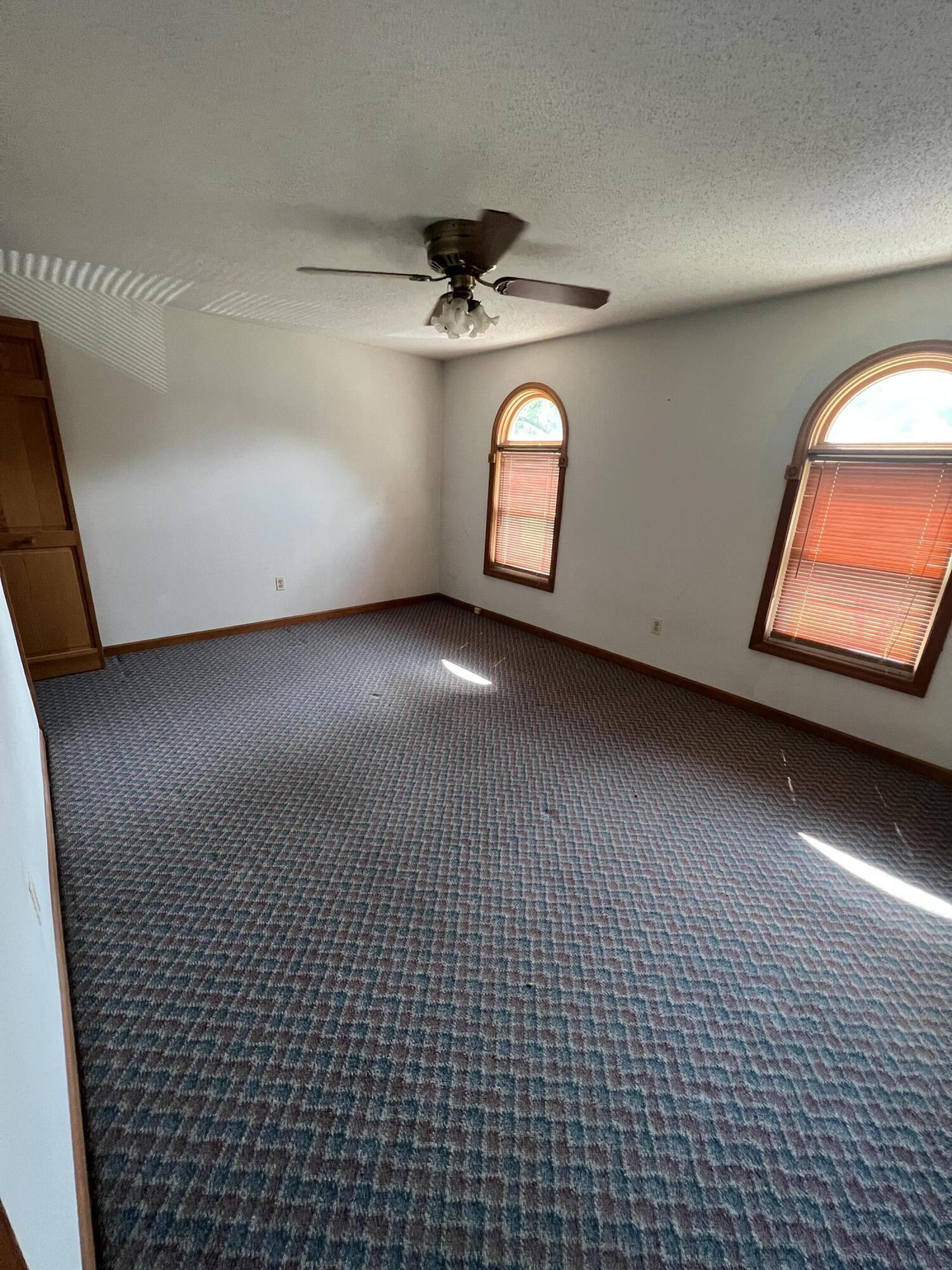 701 Spring Street Manchester, MI 48158 - Photo 19 of 43 20230725_195542071_iOS