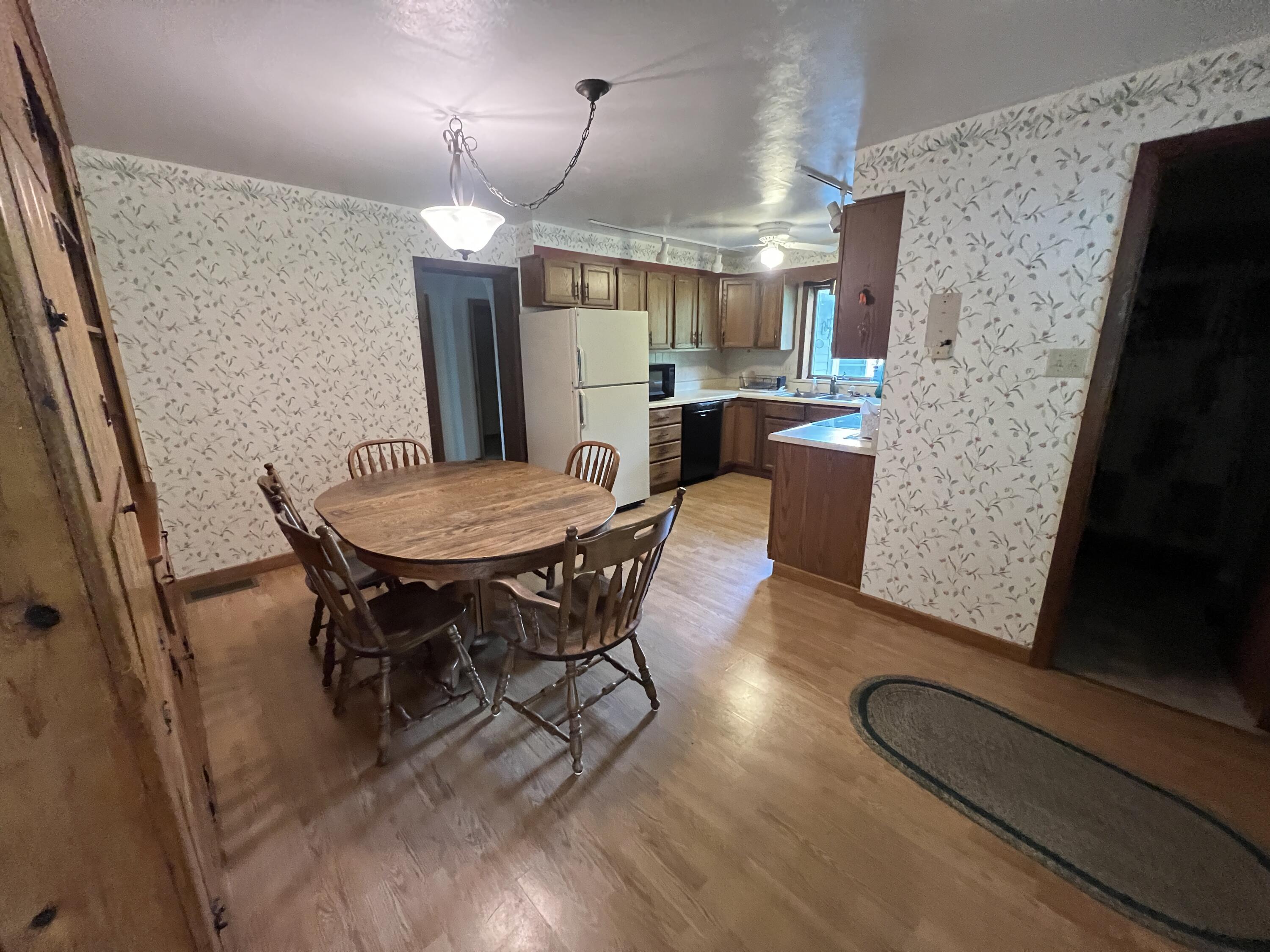 701 Spring Street Manchester, MI 48158 - Photo 7 of 43 20230725_195639020_iOS