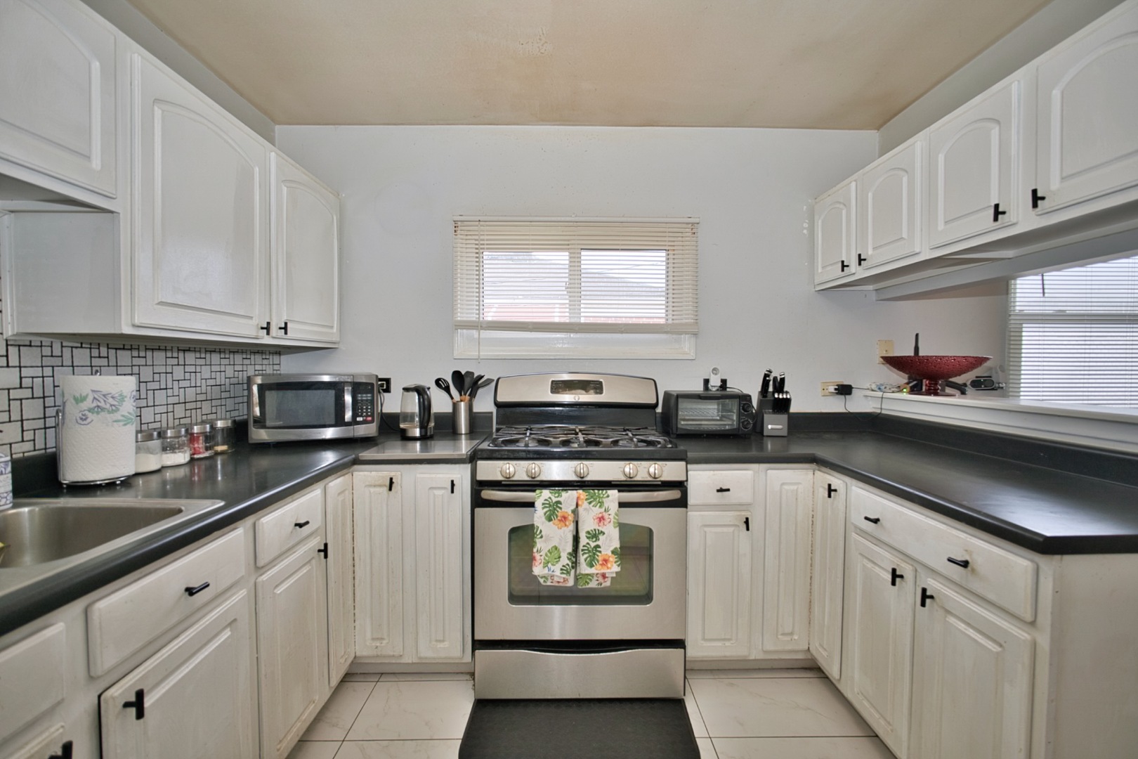 6948 Beckwith Road Morton Grove, IL 60053 - Photo 19 of 33 Gallery Image 19