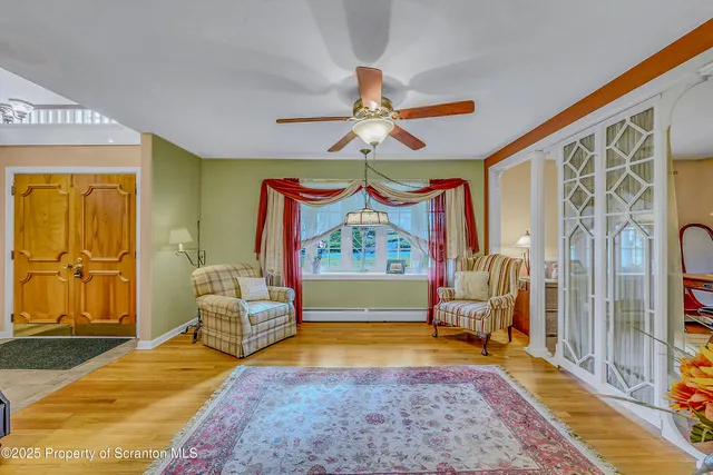 $379,000 | 118 T Rt 351, Moscow, PA 18444