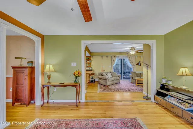 $379,000 | 118 T Rt 351, Moscow, PA 18444