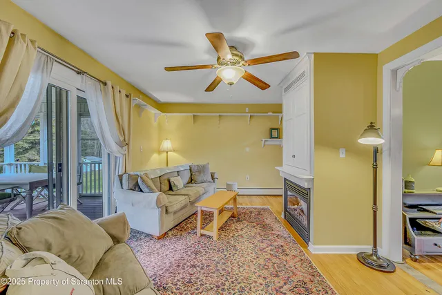 $379,000 | 118 T Rt 351, Moscow, PA 18444