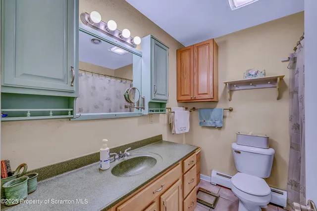 $379,000 | 118 T Rt 351, Moscow, PA 18444