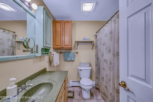 $379,000 | 118 T Rt 351, Moscow, PA 18444