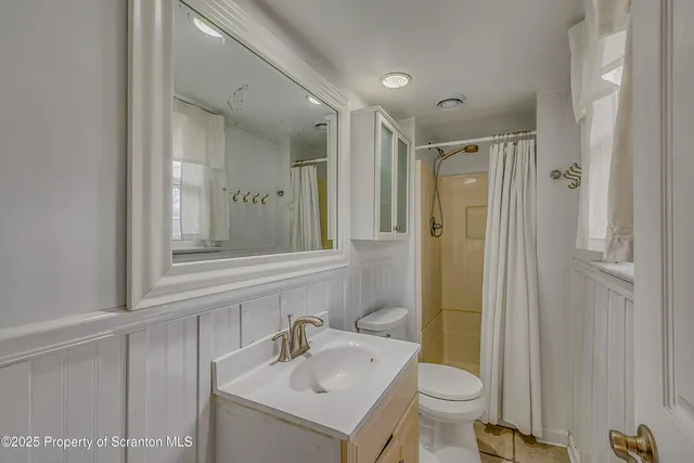 $379,000 | 118 T Rt 351, Moscow, PA 18444