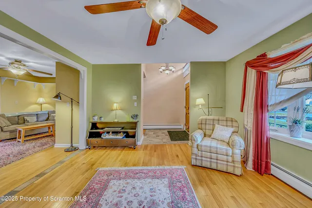 $379,000 | 118 T Rt 351, Moscow, PA 18444