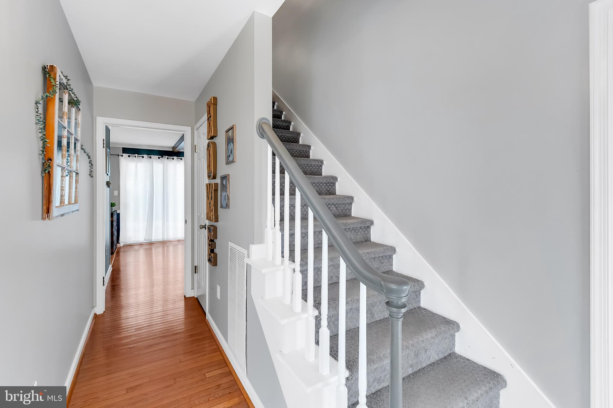 5050 Manokin Road Crisfield, MD 21817 - Photo 5 of 49 Foyer (Office to your right, formal dining to left