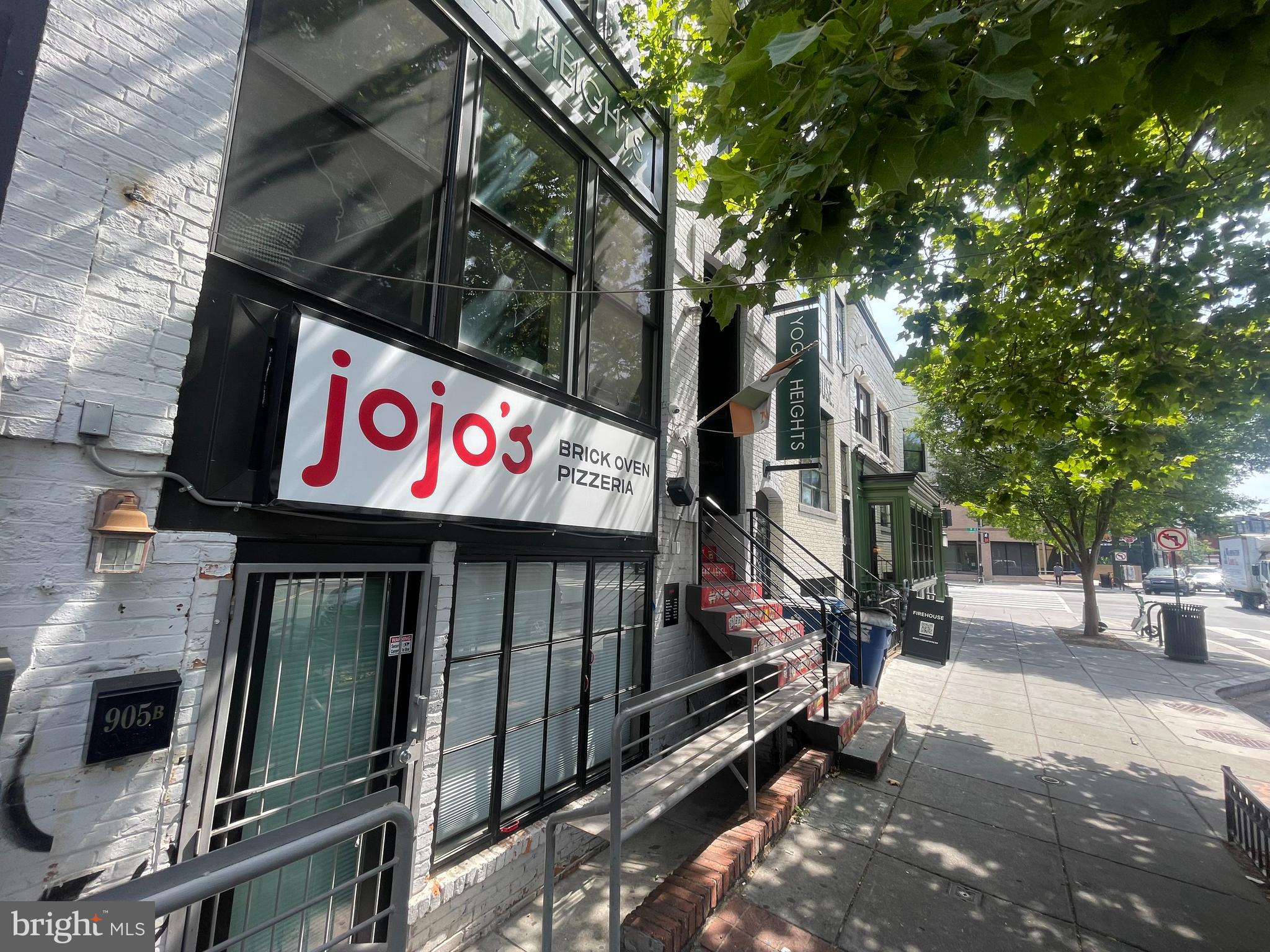 2120 Vermont Avenue Northwest, Unit 620 Washington, DC 20001 - Photo 43 of 69 a view of a street with sitting area