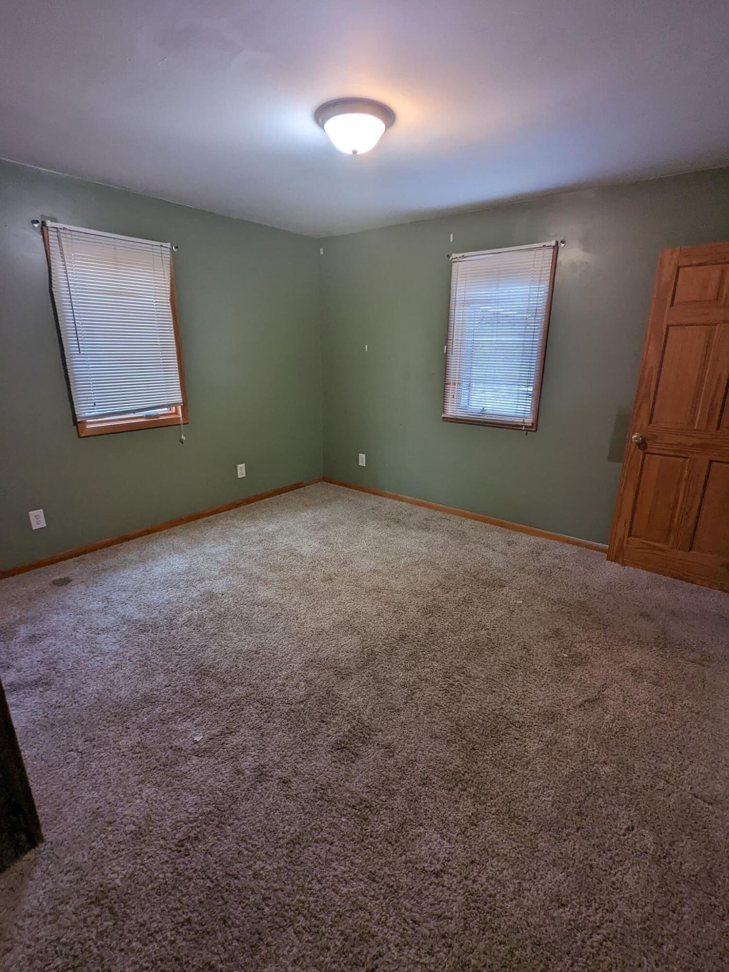 2060 Russell Road Muskegon, MI 49445 - Photo 5 of 20 brrr