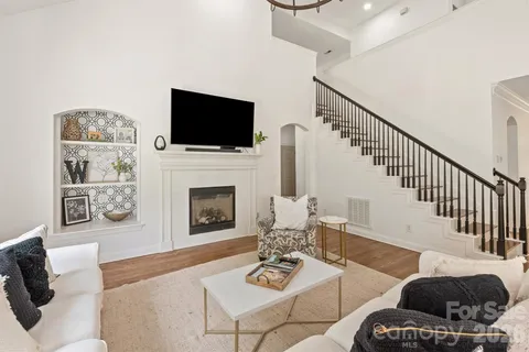 $1,050,000 | 869 Stratford Run Drive, Fort Mill, SC 29708