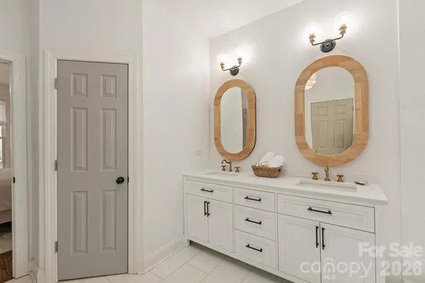 $1,050,000 | 869 Stratford Run Drive, Fort Mill, SC 29708