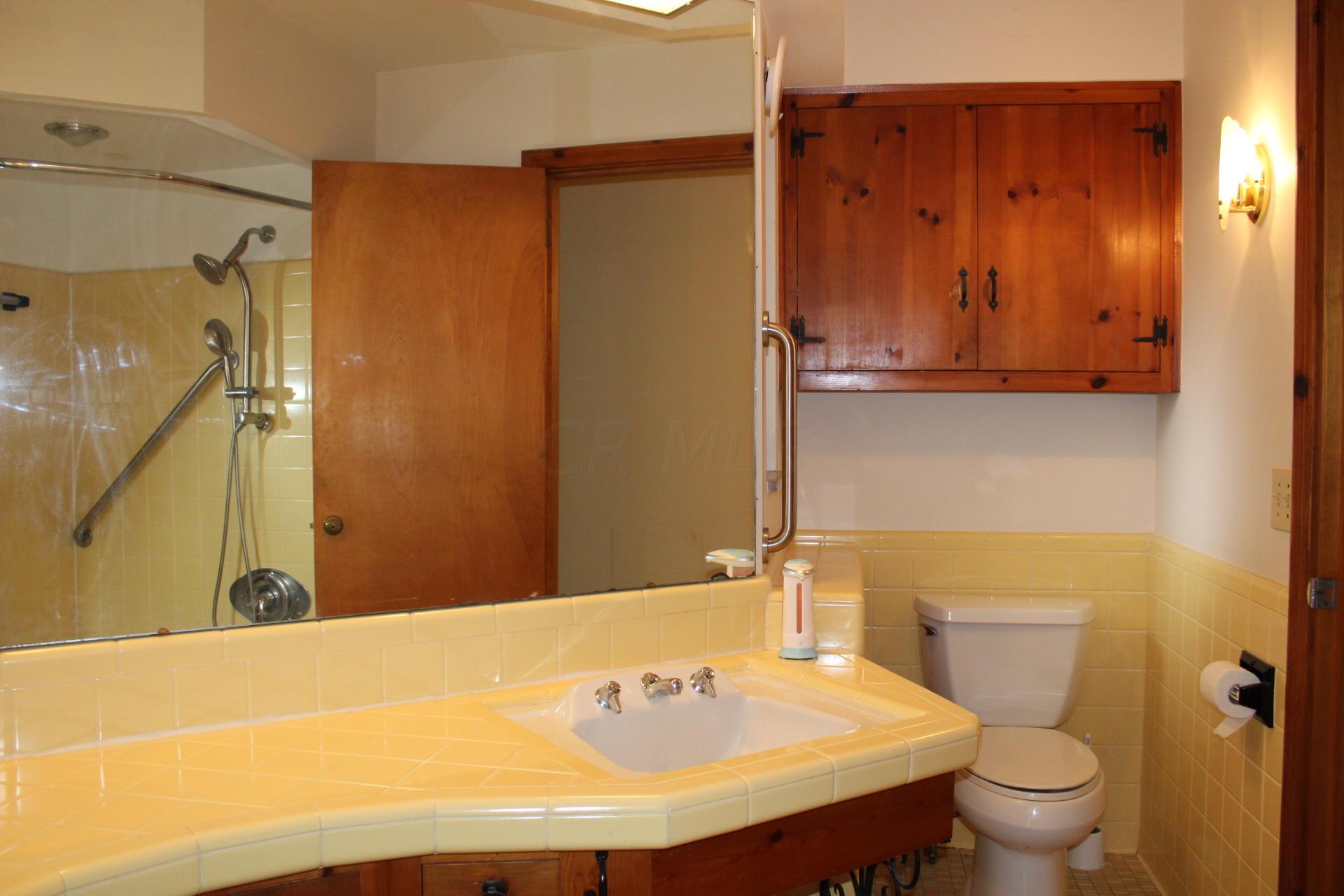2750 Fishinger Road Columbus, OH 43221 - Photo 26 of 47