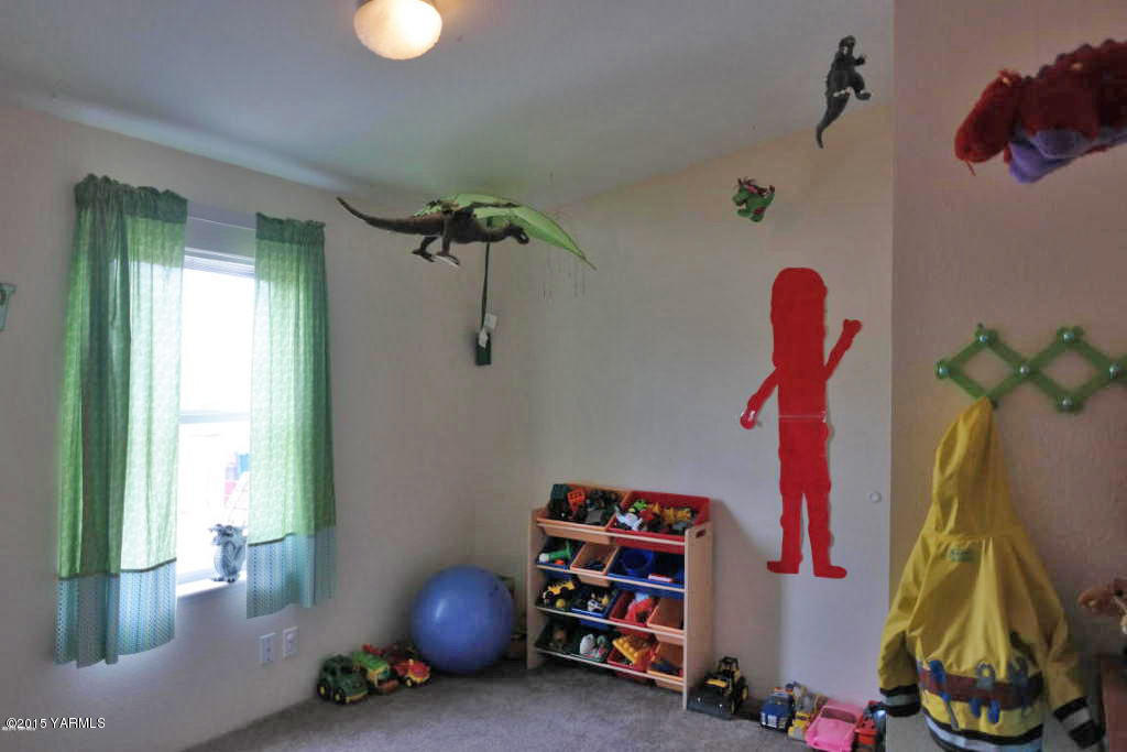 2013 Outlook Road Outlook, WA 98938 - Photo 14 of 18 a view of a room with gym equipment