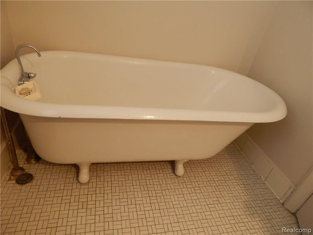 19690 Shrewsbury Road Detroit, MI 48221 - Photo 48 of 69