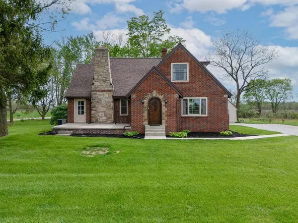 $389,900 | 1990 Highway 95, Edison, OH 43320
