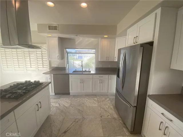 a view of entryway with a front door