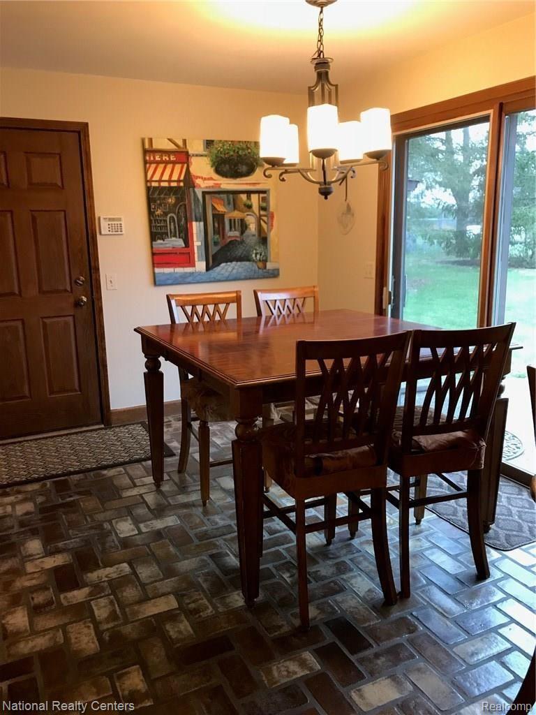 7670 Rattalee Lake Road Clarkston, MI 48348 - Photo 3 of 37 IMG_3510.JPG