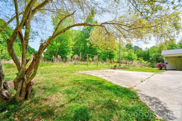 $329,000 | 111 Harbor Point Drive, Cherryville, NC 28021