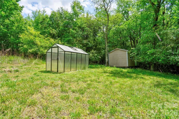 $329,000 | 111 Harbor Point Drive, Cherryville, NC 28021