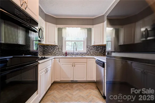 $329,000 | 111 Harbor Point Drive, Cherryville, NC 28021