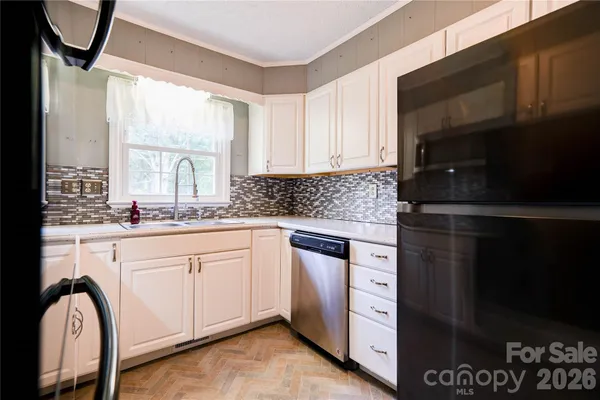 $329,000 | 111 Harbor Point Drive, Cherryville, NC 28021