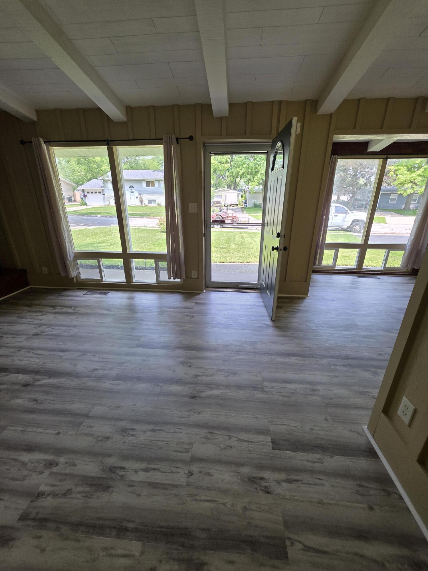 202 Randle Street Valparaiso, IN 46383 - Photo 13 of 29 1500x2000