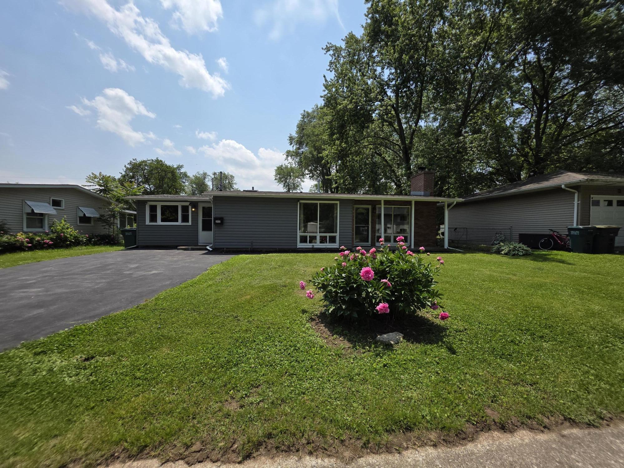 202 Randle Street Valparaiso, IN 46383 - Photo 2 of 29 2000x1500