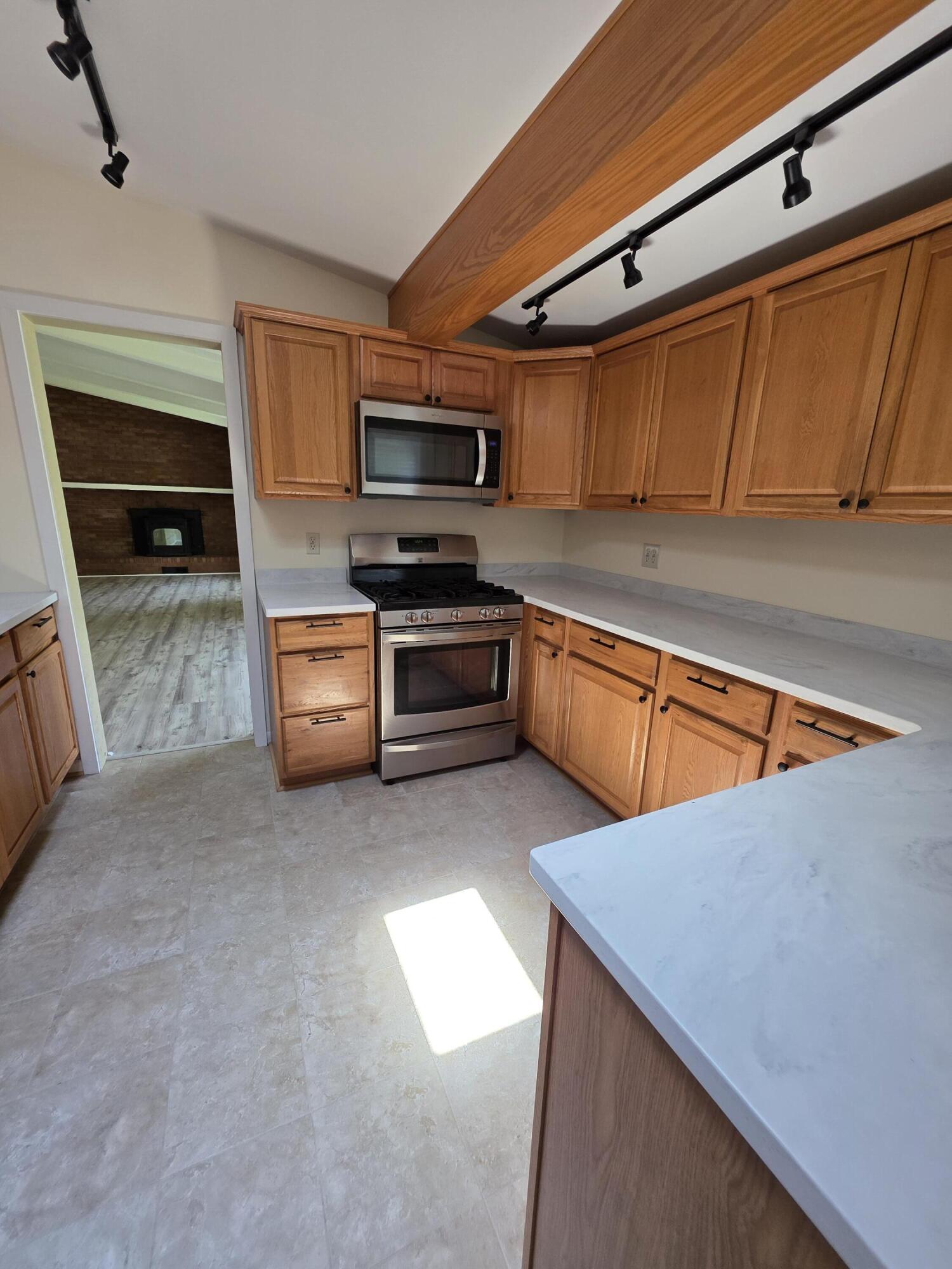 202 Randle Street Valparaiso, IN 46383 - Photo 6 of 29 1500x2000