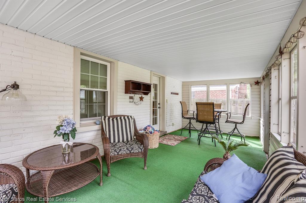 1330 Hampton Road Grosse Pointe Woods, MI 48236 - Photo 21 of 29