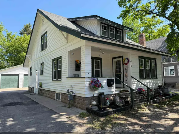 $224,900 | 416 West Fulton Street, Waupaca, WI 54981
