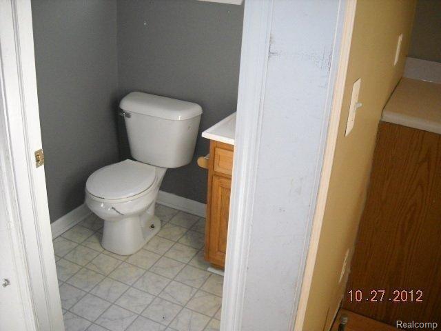 4307 South Baldwin Road Lake Orion, MI 48359 - Photo 8 of 10 HALF BATH.jpg