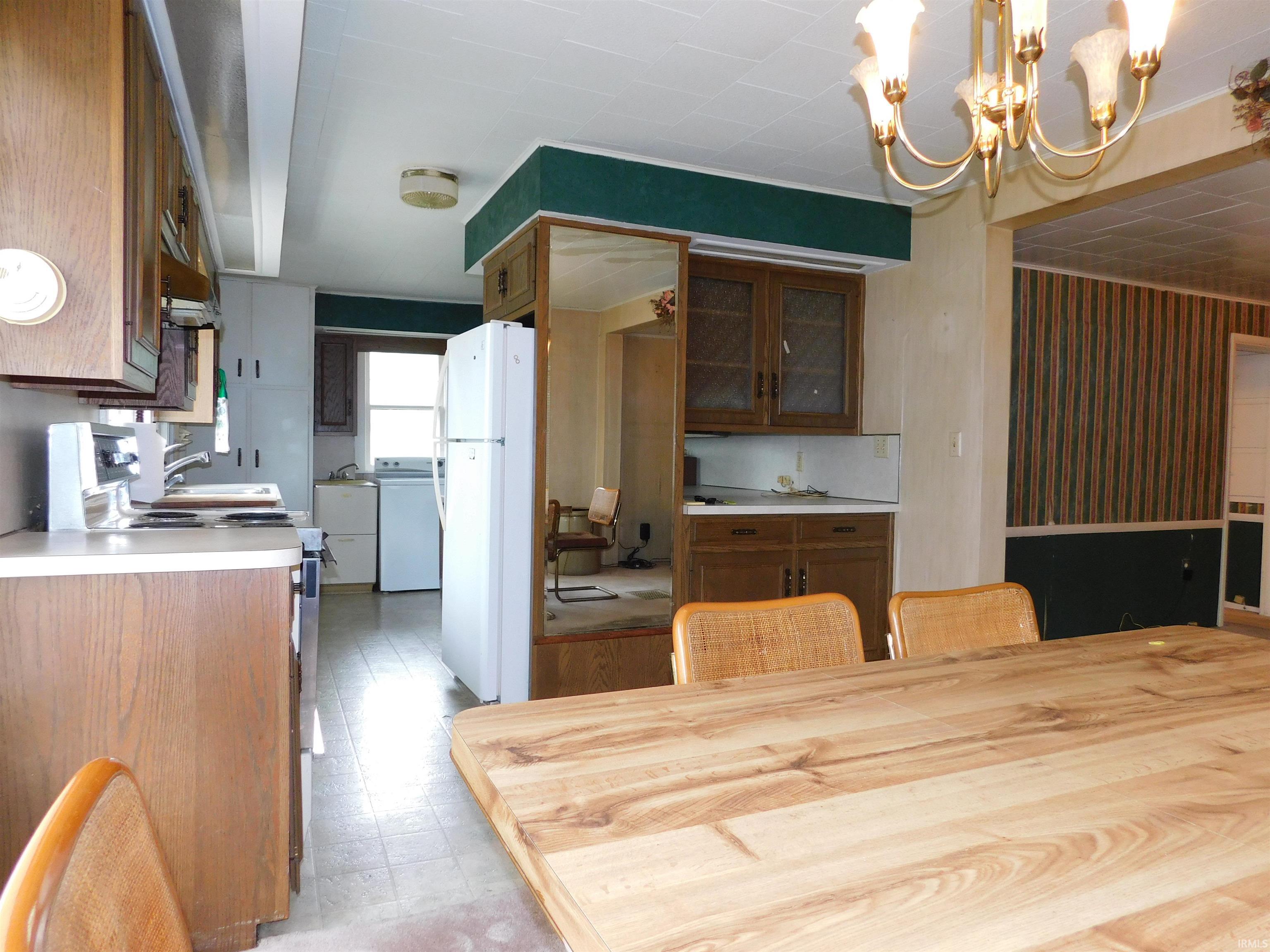 710 East Rochester Street Akron, IN 46910 - Photo 5 of 32