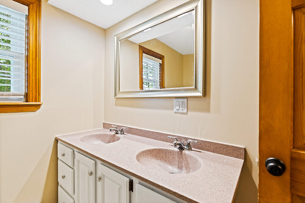2 Coolidge Street Waterville, ME 04901 - Photo 62 of 81 19_BP5A7003_DxO_mls