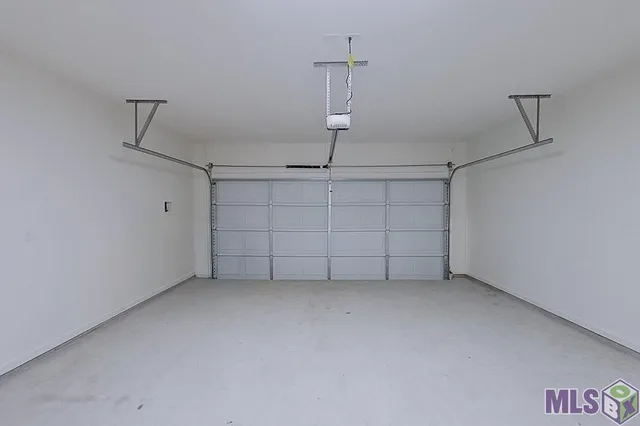 $1,925 | Undisclosed Address, Carencro, LA 70520