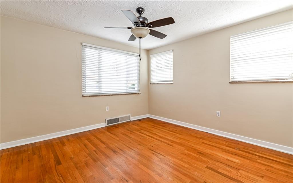 2349 Rose Garden Road Pittsburgh, PA 15220 - Photo 6 of 22 Light-filled dining room, perfect for everyday meals or entertaining.