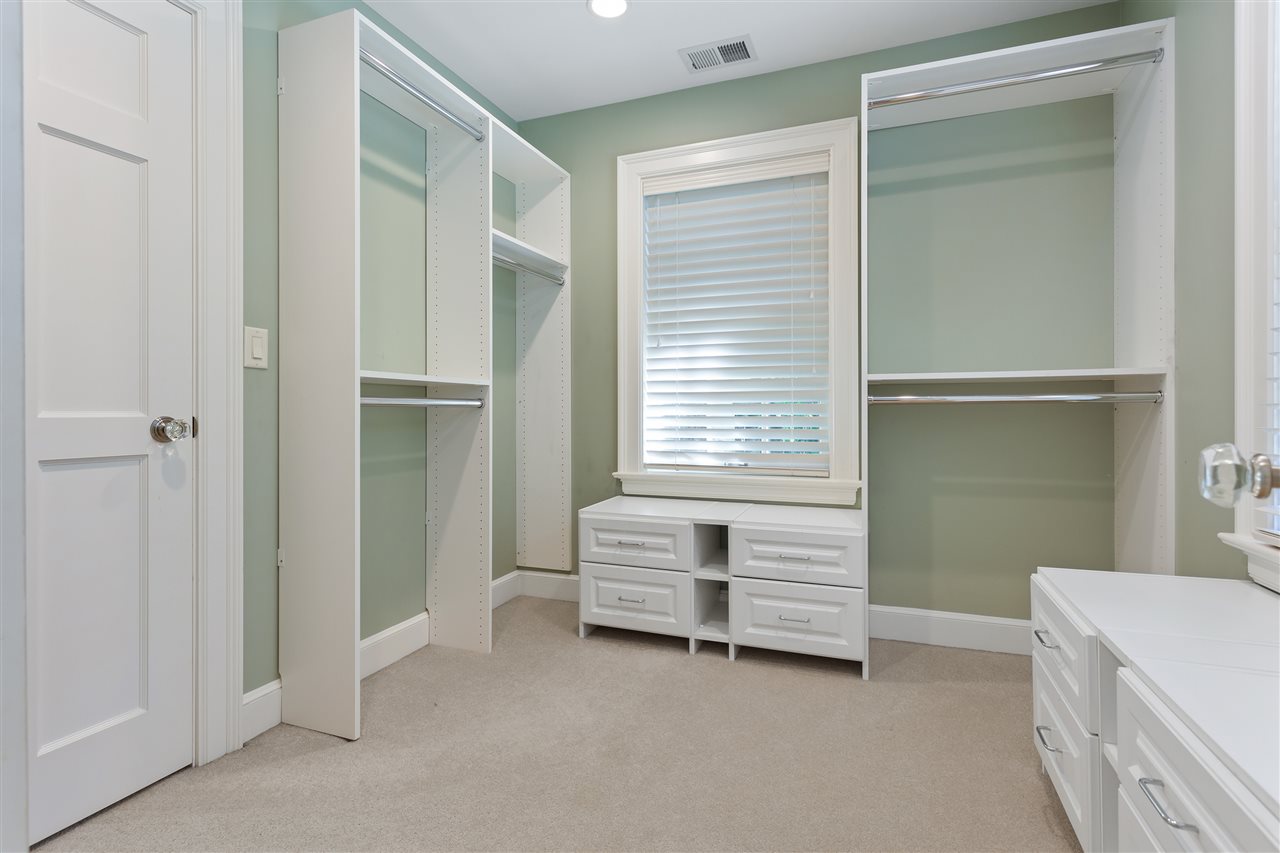917 Ridgewood Road Rockford, IL 61107 - Photo 17 of 25 Gallery Image 17