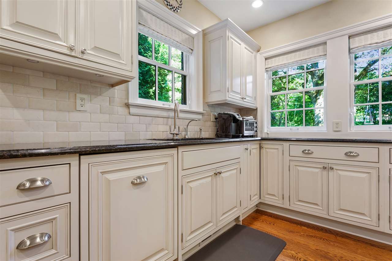 917 Ridgewood Road Rockford, IL 61107 - Photo 10 of 25 Gallery Image 10