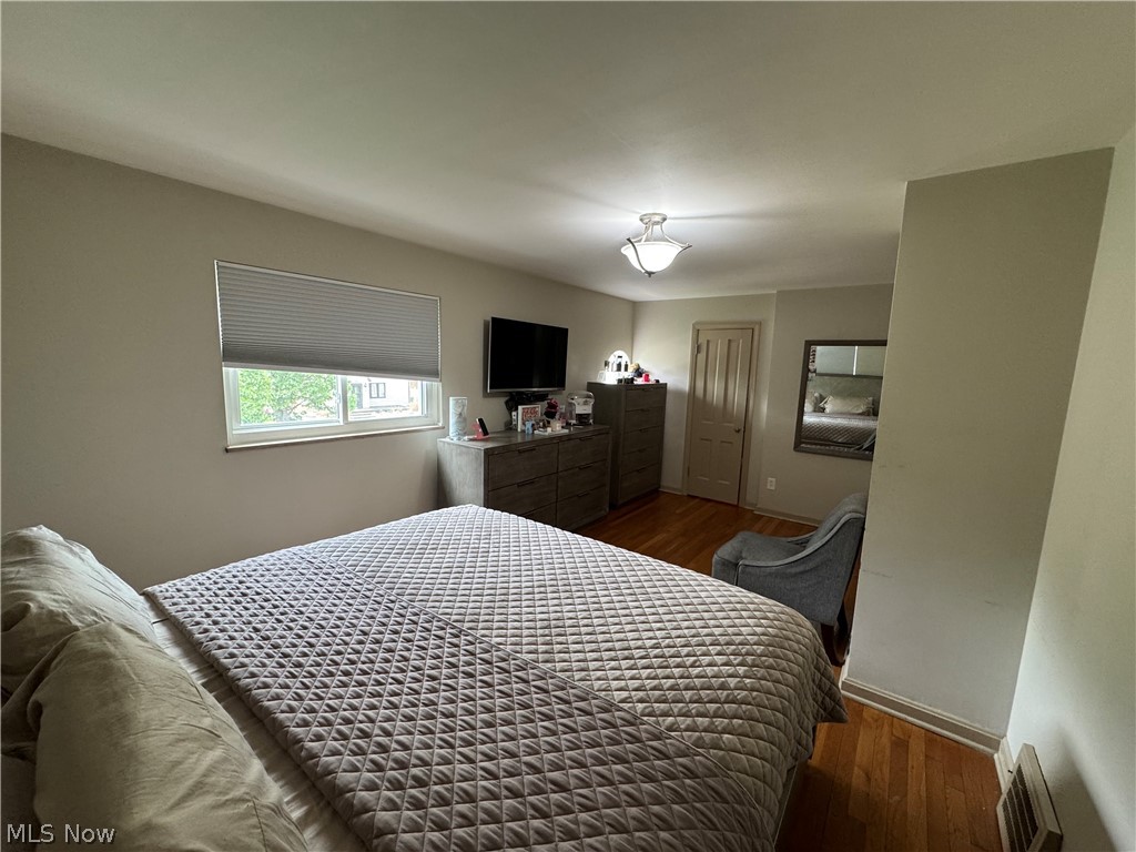 4075 Ellison Road South Euclid, OH 44121 - Photo 14 of 28 Bedroom 1.
