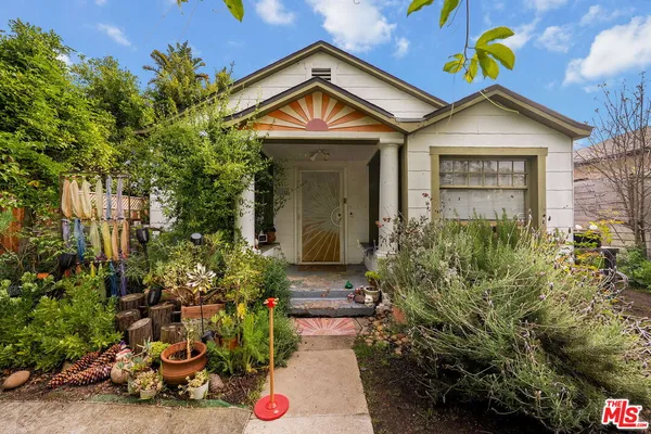 $2,175,000 | 2206 Walnut Avenue, Venice, CA 90291