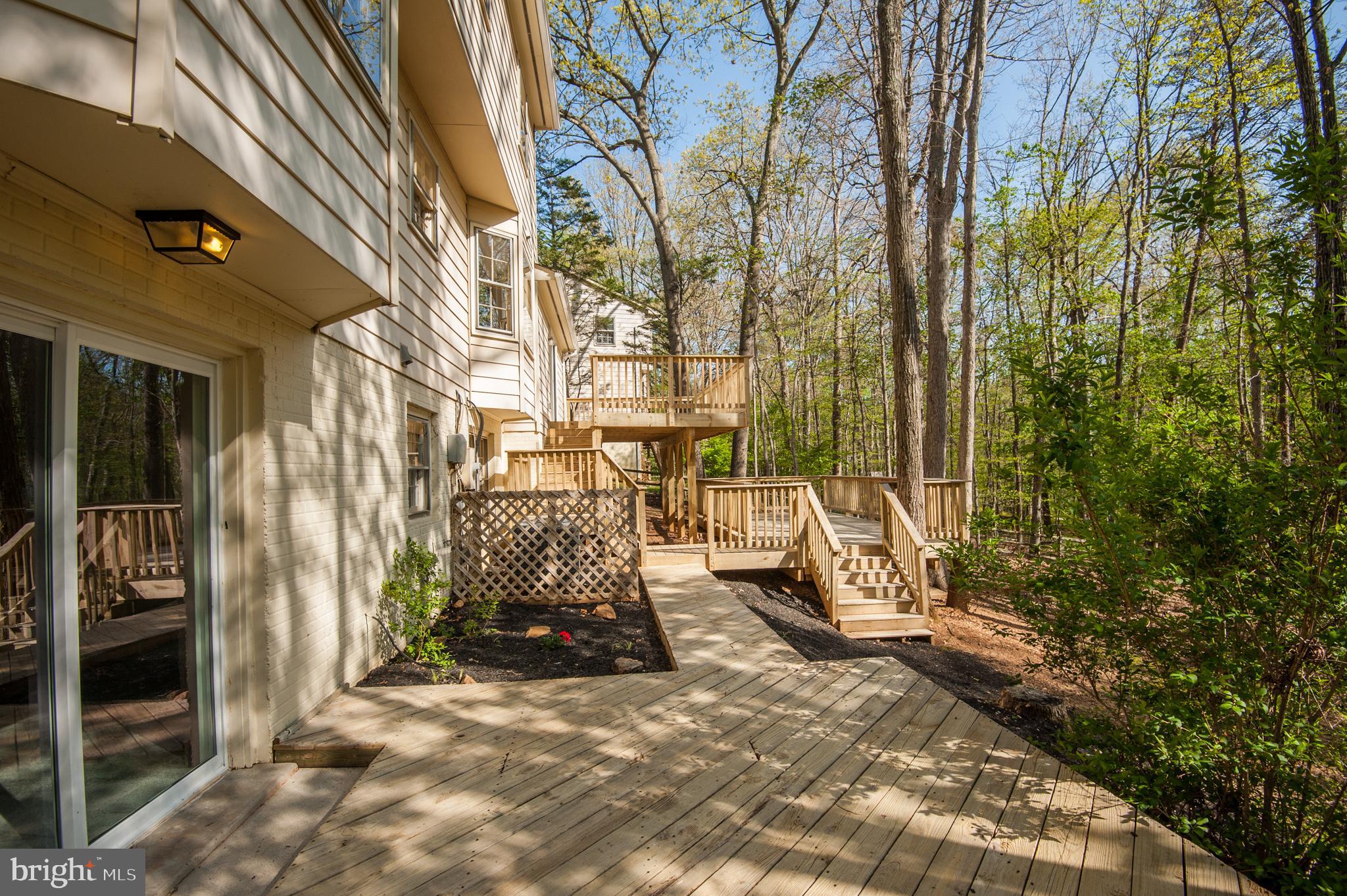 10809 Cross School Road Reston, VA 20191 - Photo 13 of 60