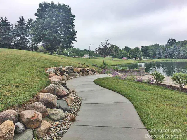 $2,200 | 1635 Weatherstone Drive, Ann Arbor, MI 48108