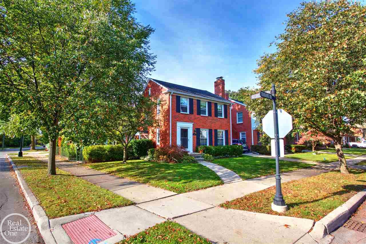 451 Touraine Road Grosse Pointe, MI 48236 - Photo 4 of 40 31329741-3.JPG