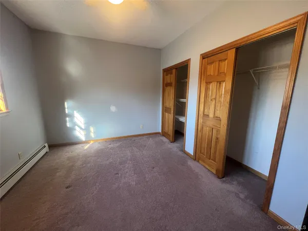 a view of a parking area